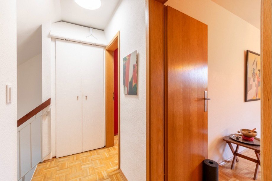 Flur OG Erdgeschosswohnung M�lheim