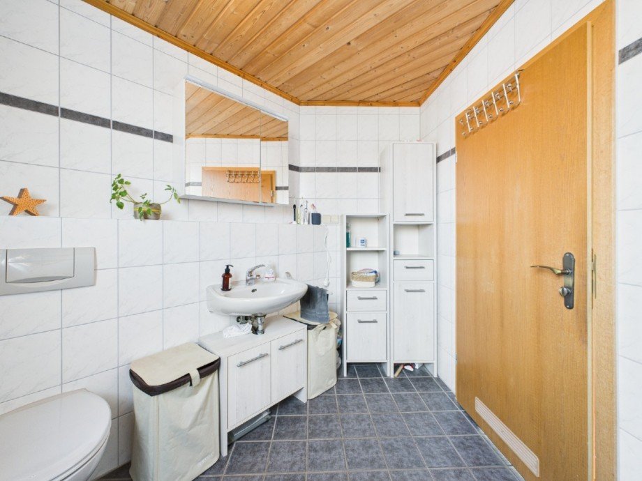 Badezimmer II Dachgeschosswohnung Sprockh�vel