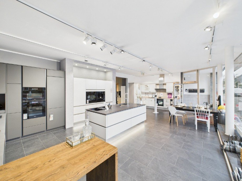 Verkaufsraum 1 (ca. 60m�) Ladenlokal Sprockh�vel