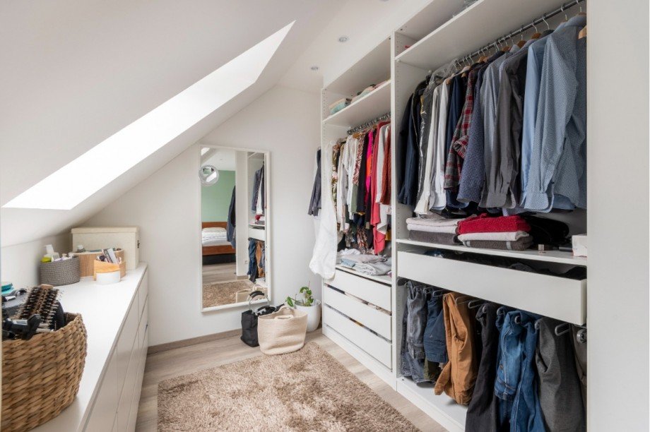 Ankleide im Schlafzimmer Doppelhaush�lfte Sprockh�vel