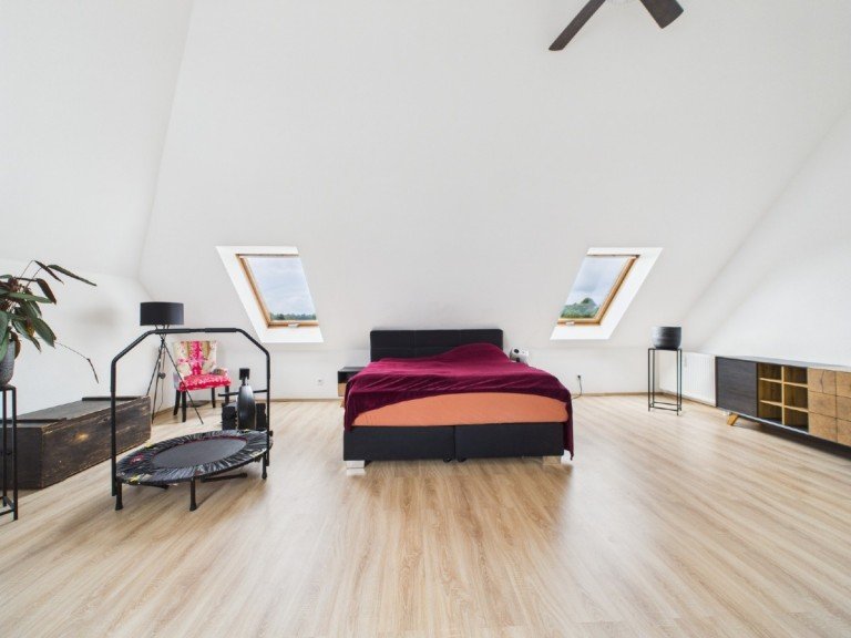 Schlafzimmer im Dachstudio Sprockh�vel Maisonettewohnung Exklusive Maisonettewohnung mit S�dbalkon und Garage in Sprockh�vel-Herzkamp