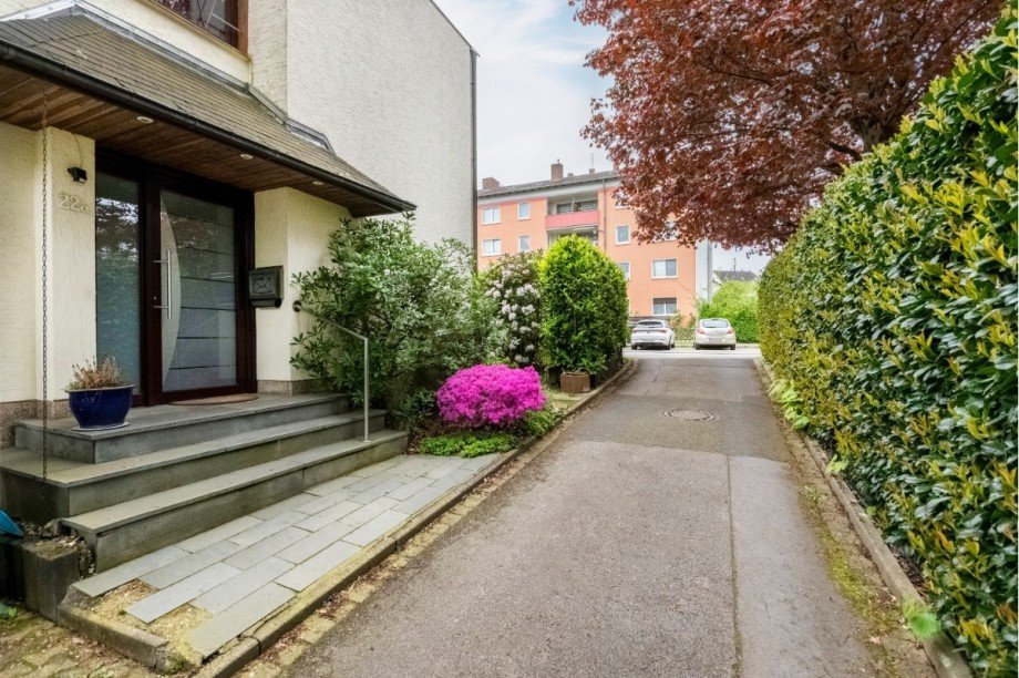 Hauseingang Doppelhaush�lfte Witten
