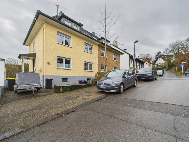 Hausansicht2 Wuppertal Mehrfamilienhaus Attraktives Dreifamilienhaus in gefragter Wohnlage von Wuppertal-Katernberg