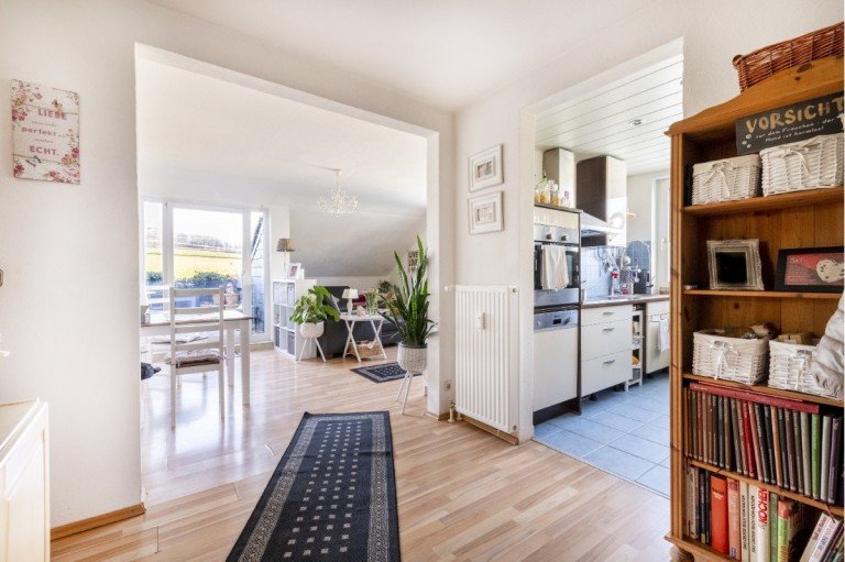 Diele Hattingen Dachgeschosswohnung Gepflegte Dachgeschosswohnung mit Blick auf den Schulenberger Wald