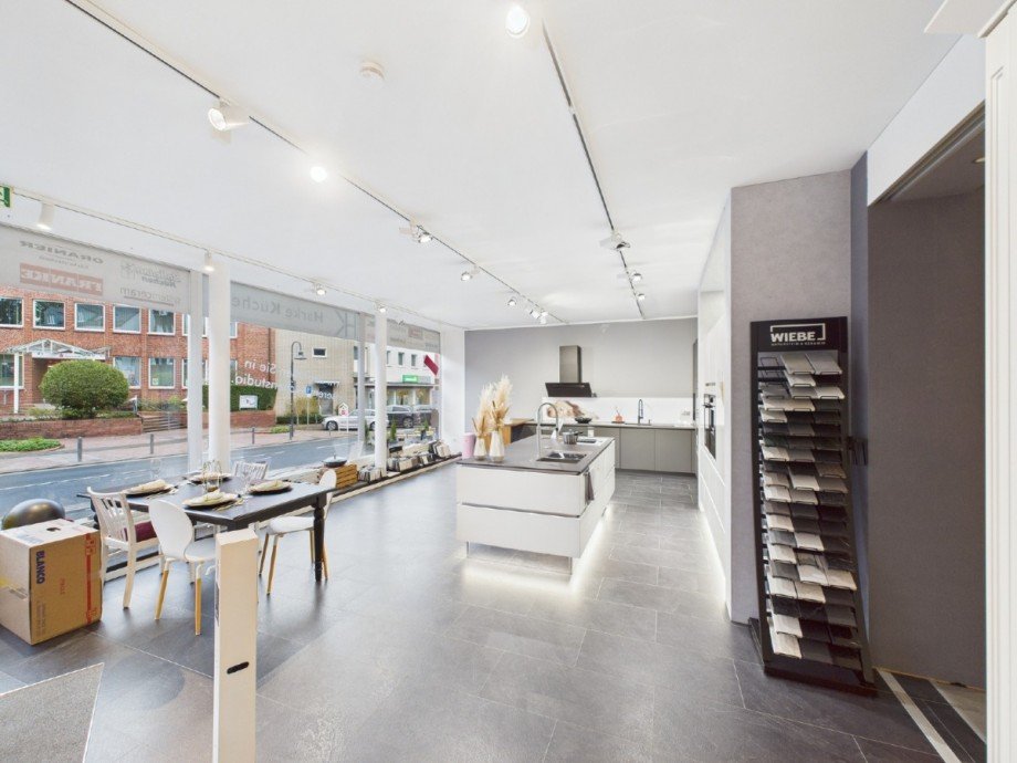 Verkaufsraum 1 (ca. 60m�) Ladenlokal Sprockh�vel