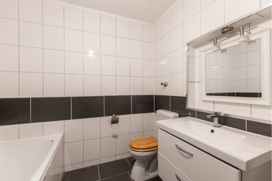 Badezimmer OG Doppelhaush�lfte Witten