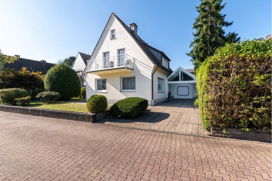 Hausansicht Einfamilienhaus Sprockh�vel