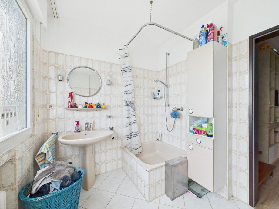 Badezimmer Obergeschoss (wird modernisiert) Reihenhaus Sprockh�vel