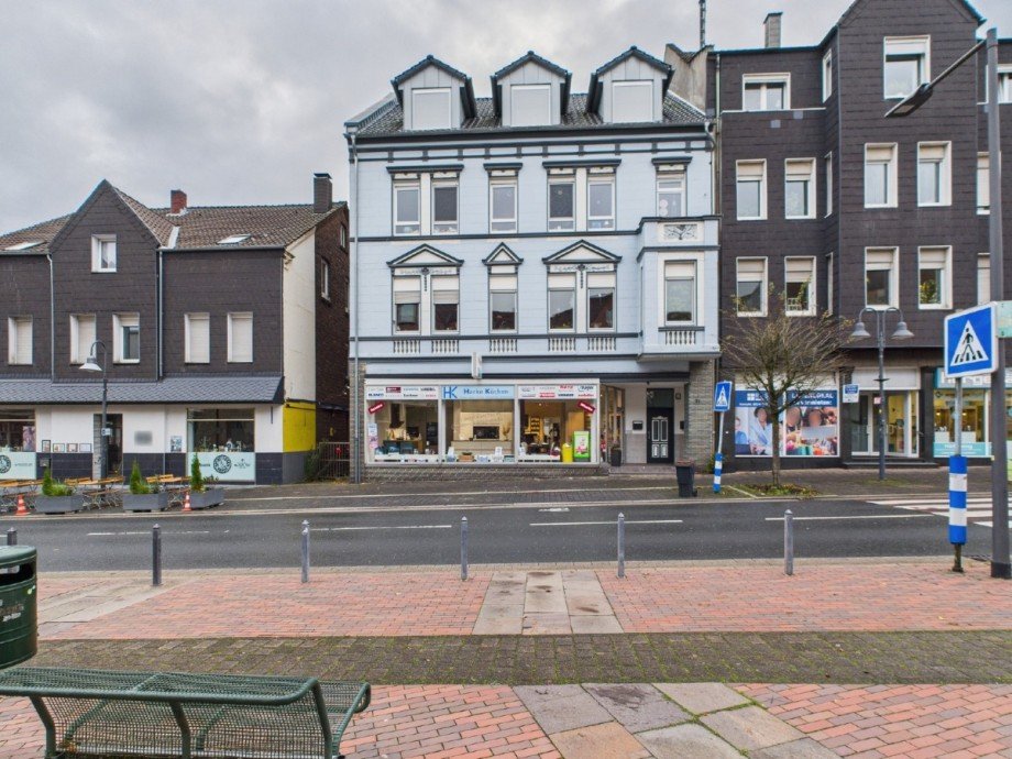 Hausansicht Ladenlokal Sprockh�vel