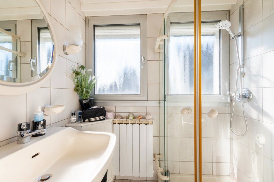 G�ste-WC mit Dusche Einfamilienhaus Sprockh�vel