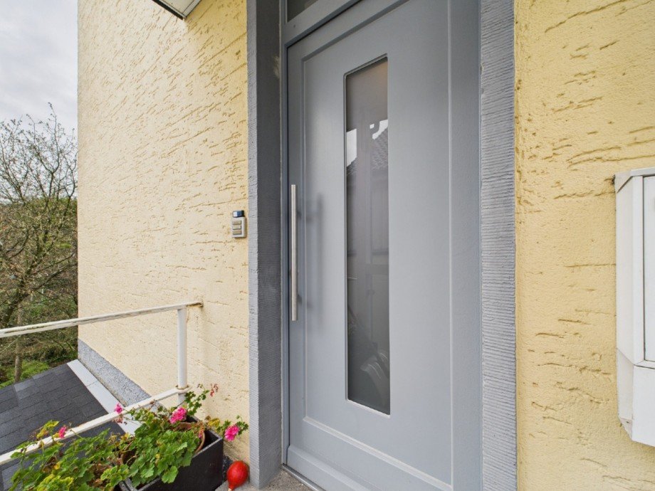 Moderne Hauseingangst�r Mehrfamilienhaus Wuppertal