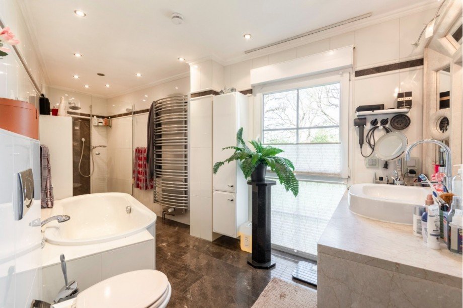 Badezimmer Haus Sprockh�vel