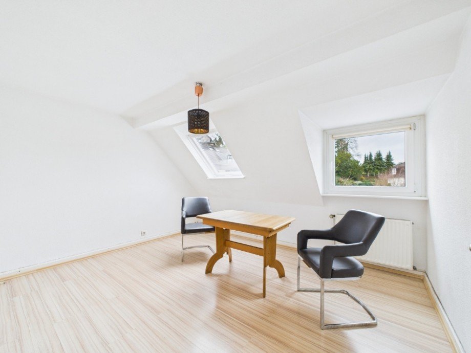 Wohnzimmer DG Mehrfamilienhaus Wuppertal