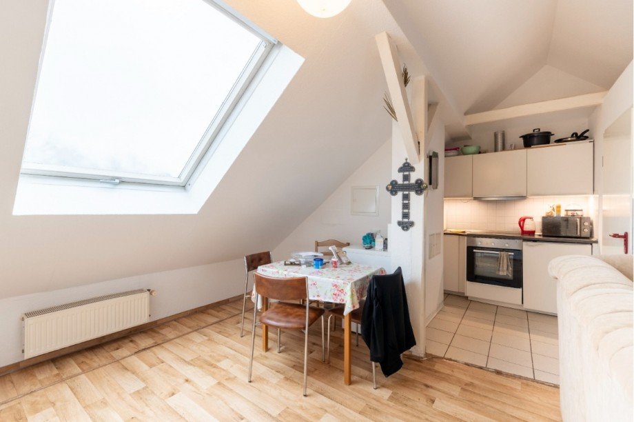 Wohnzimmer DG Mehrfamilienhaus Sprockh�vel