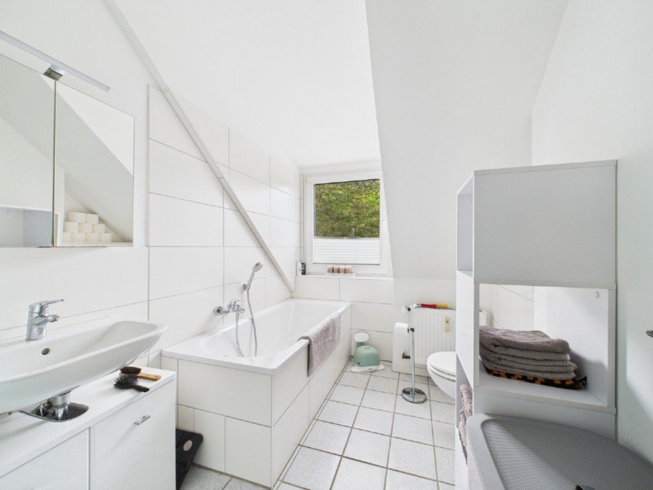 Badezimmer Dachgeschosswohnung Sprockh�vel
