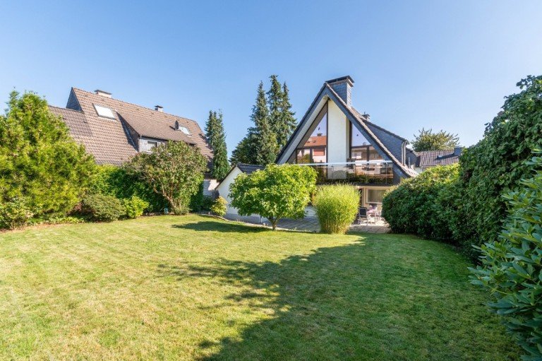 Hausansicht Gartenseite Sprockh�vel Einfamilienhaus Exklusives Einfamilienhaus in gefragter Wohnlage von Sprockh�vel-Hasslinghausen